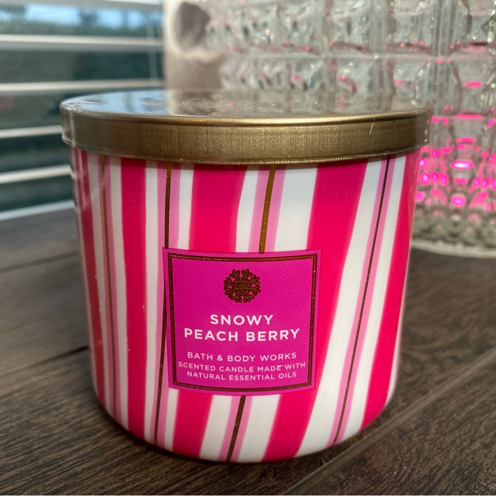 Snowy Peach Berry 3 Wick Candle Bath and Body Works
